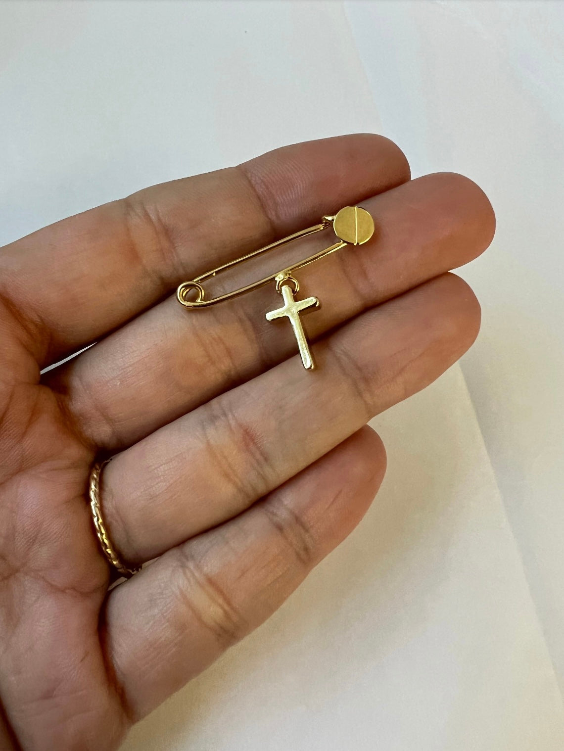 3D thick cross safety pin