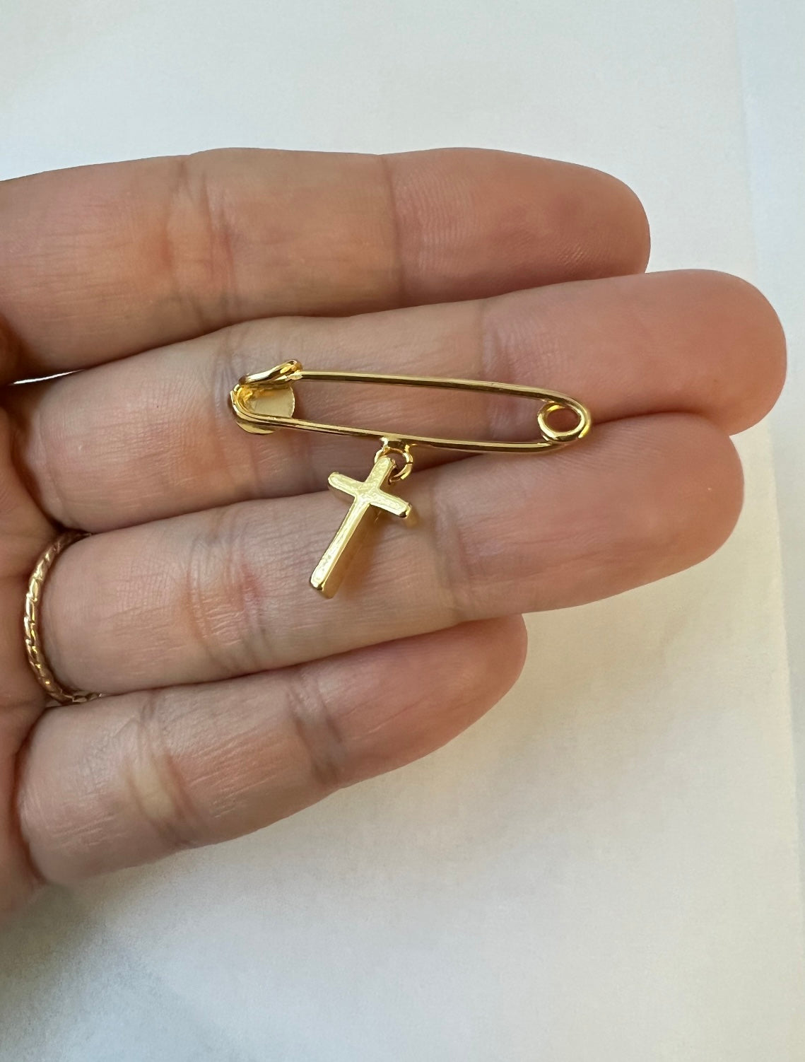 3D thick cross safety pin